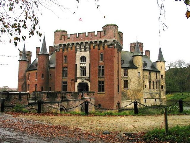 Wijnendale Castle
